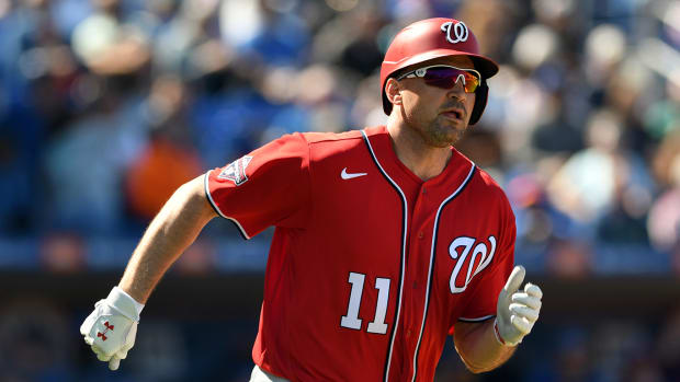 First baseman Ryan Zimmerman is returning to the Nationals on a one-year, $1 million deal.